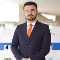 سروش اکبر زاده